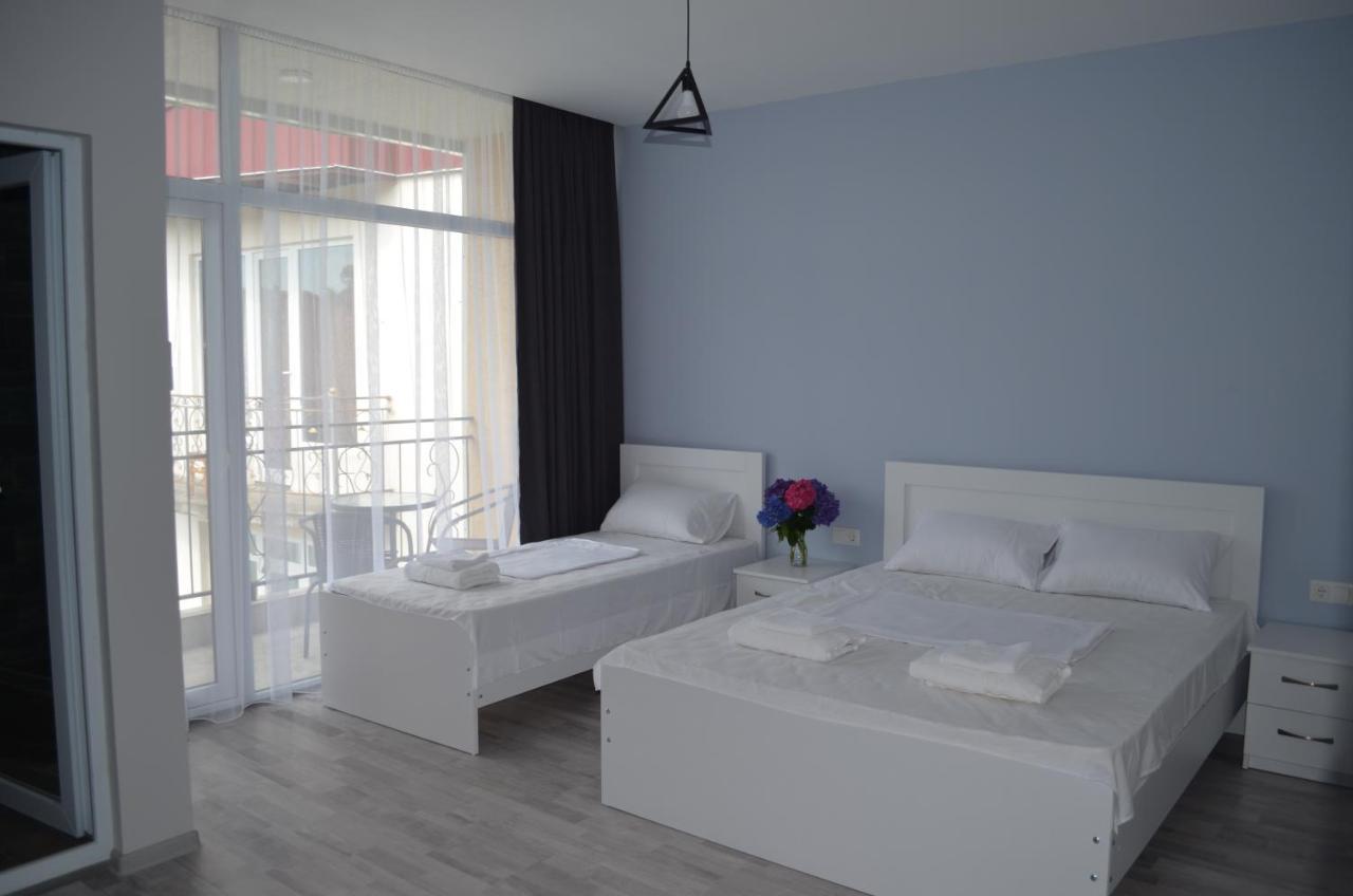Guest House Madonna Kobuleti Kültér fotó