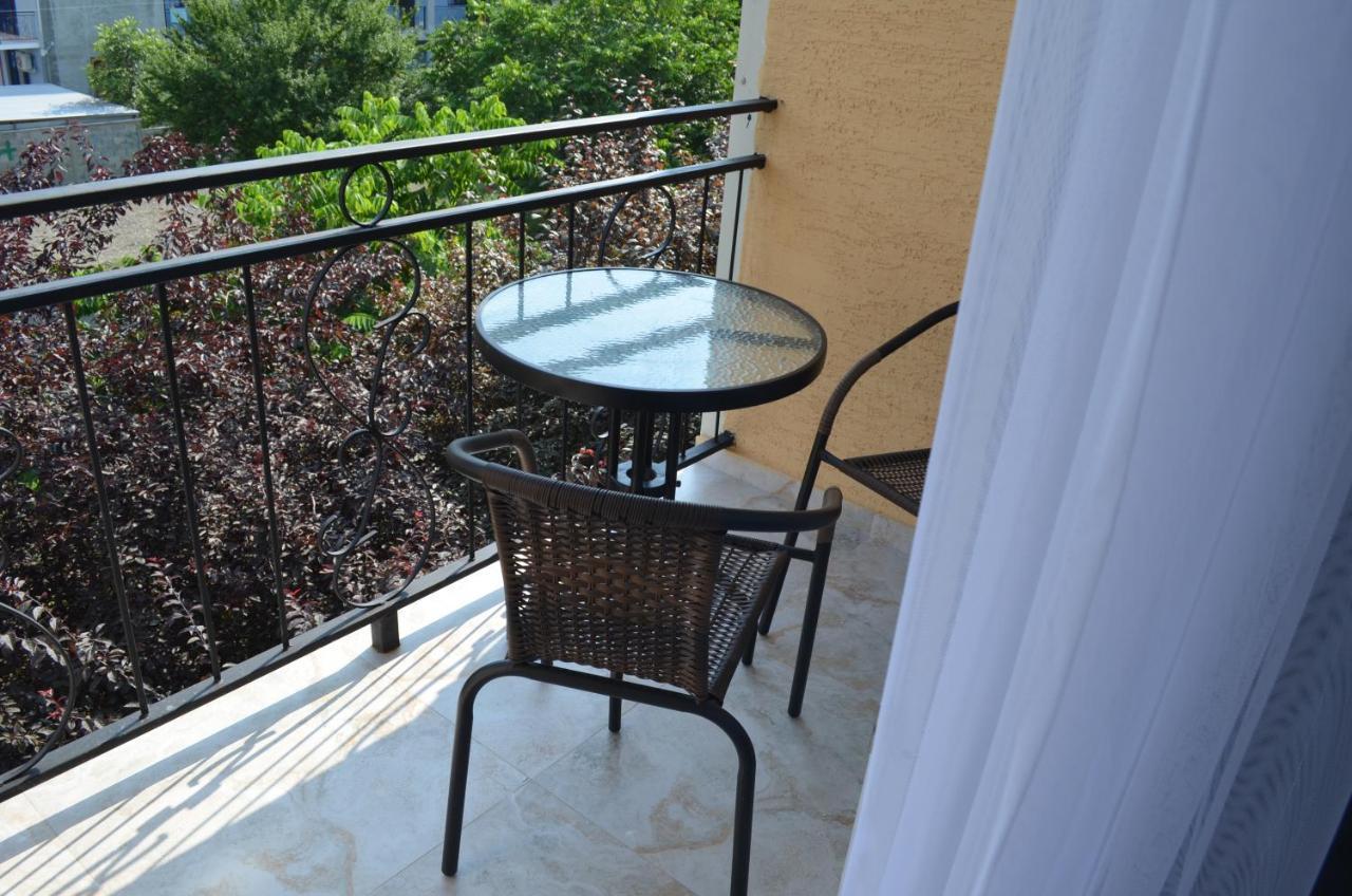 Guest House Madonna Kobuleti Kültér fotó