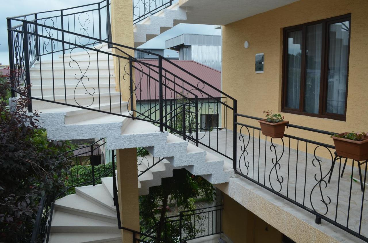 Guest House Madonna Kobuleti Kültér fotó