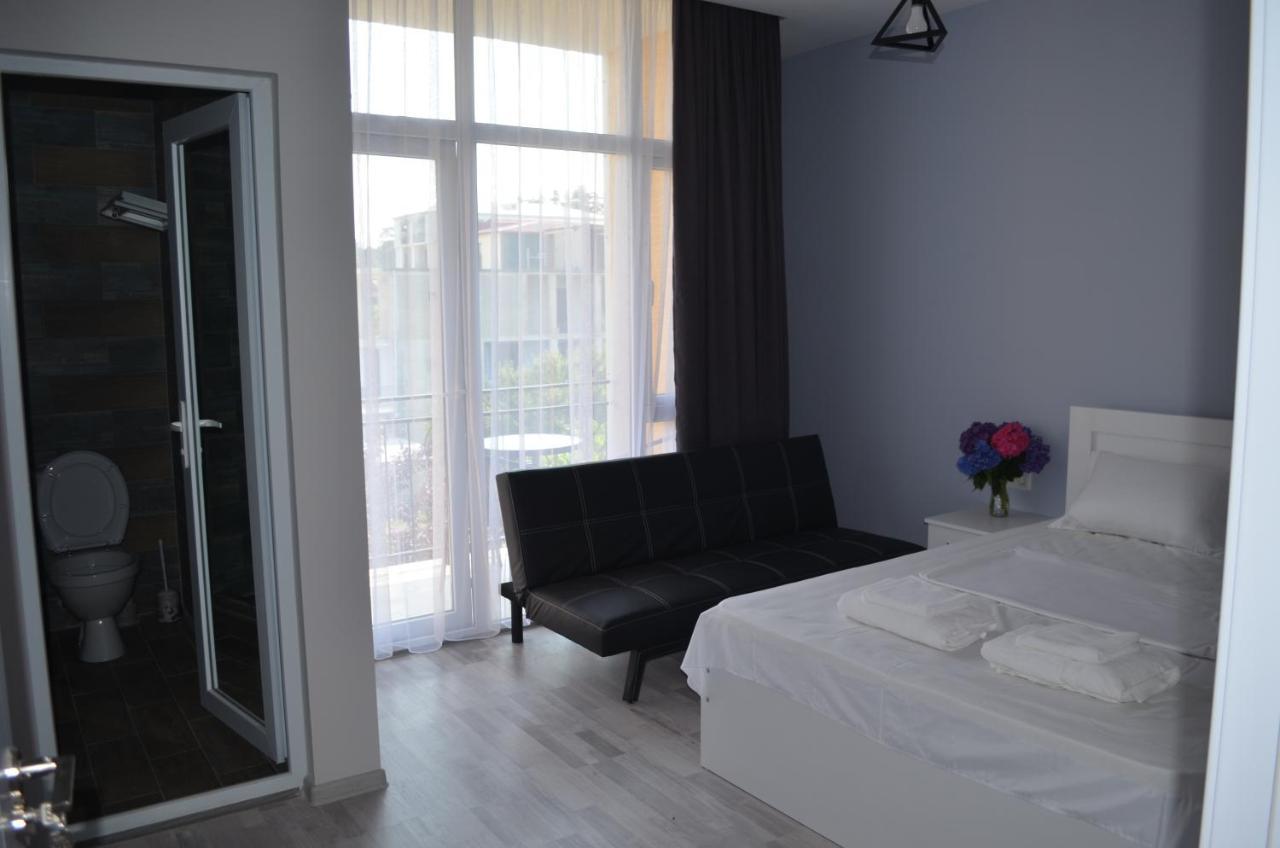 Guest House Madonna Kobuleti Kültér fotó