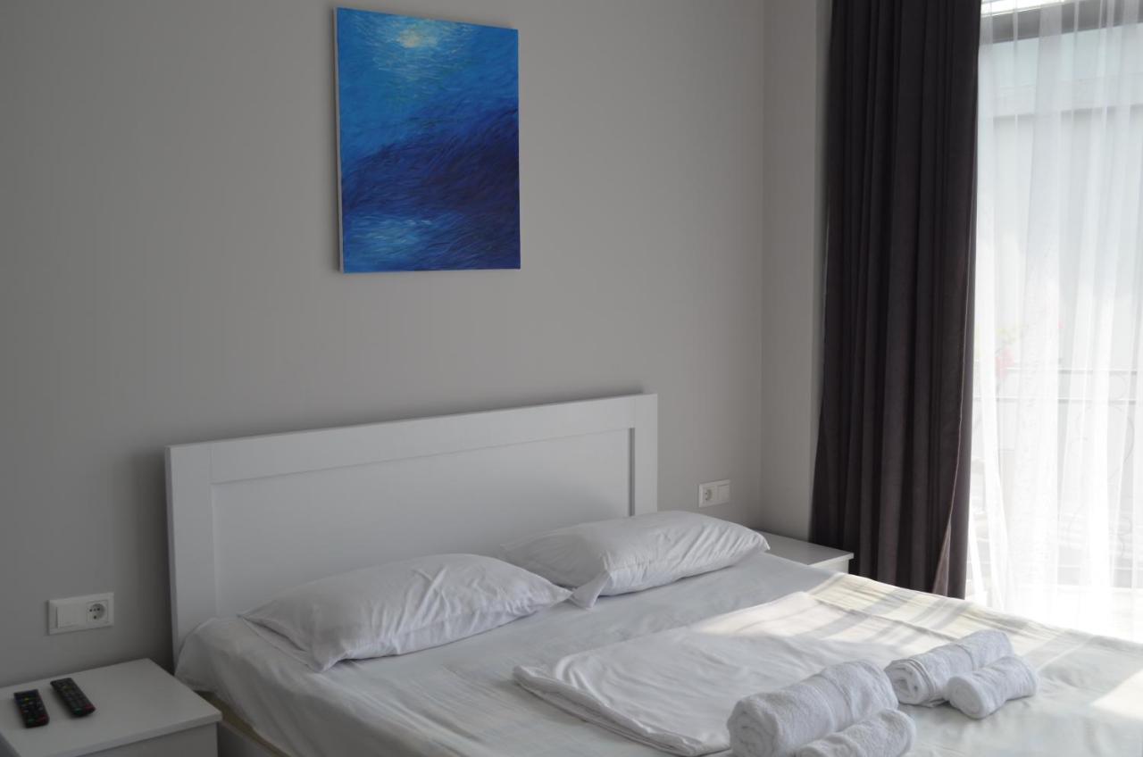 Guest House Madonna Kobuleti Kültér fotó