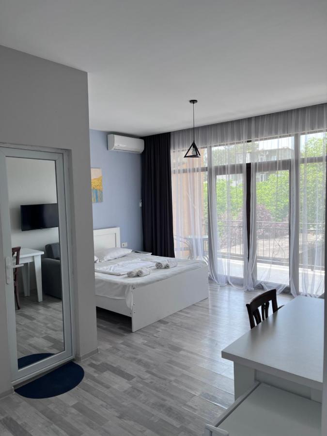Guest House Madonna Kobuleti Kültér fotó