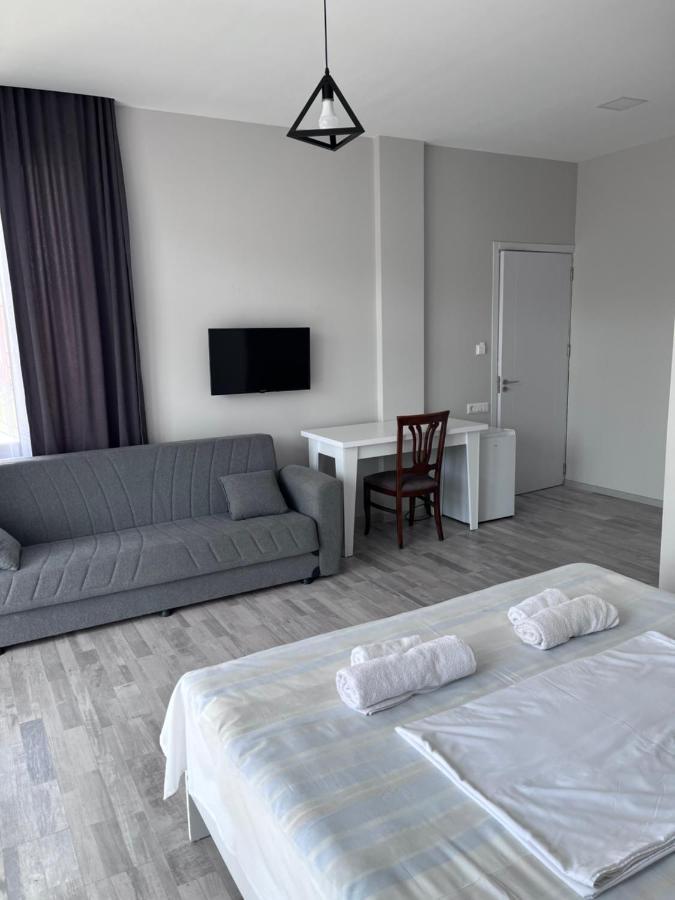 Guest House Madonna Kobuleti Kültér fotó
