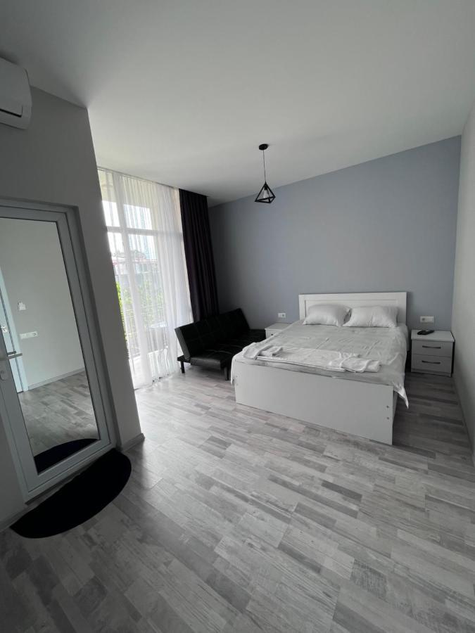 Guest House Madonna Kobuleti Kültér fotó