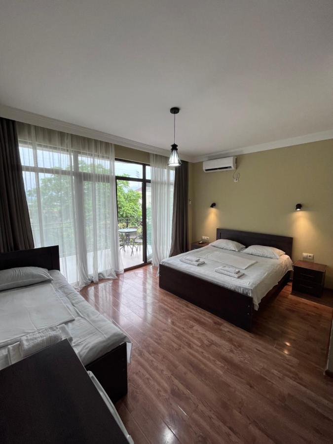Guest House Madonna Kobuleti Kültér fotó