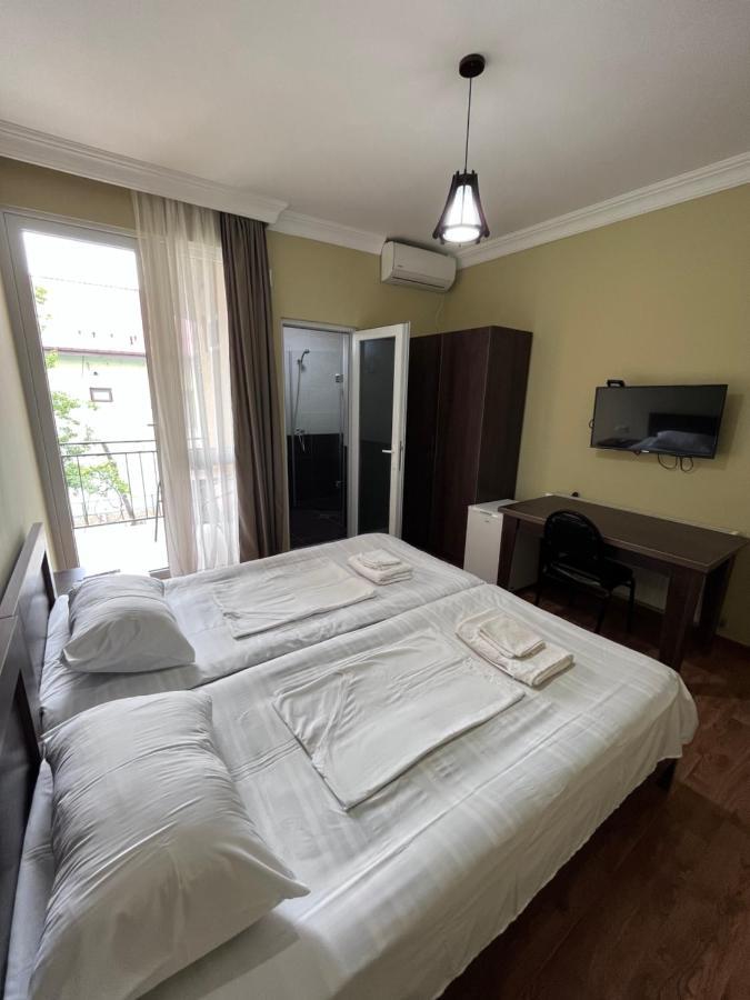 Guest House Madonna Kobuleti Kültér fotó