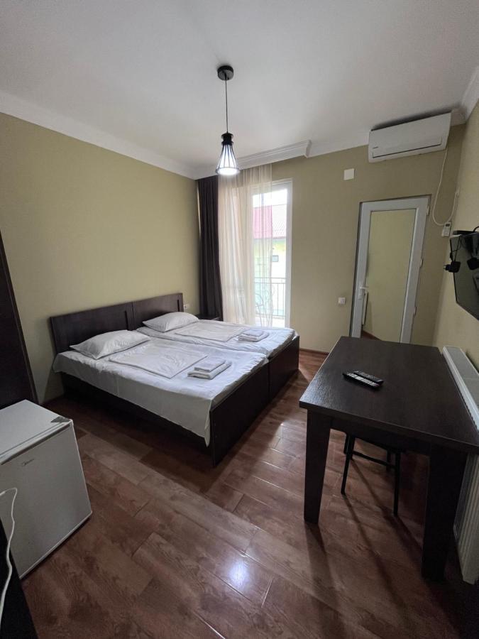 Guest House Madonna Kobuleti Kültér fotó