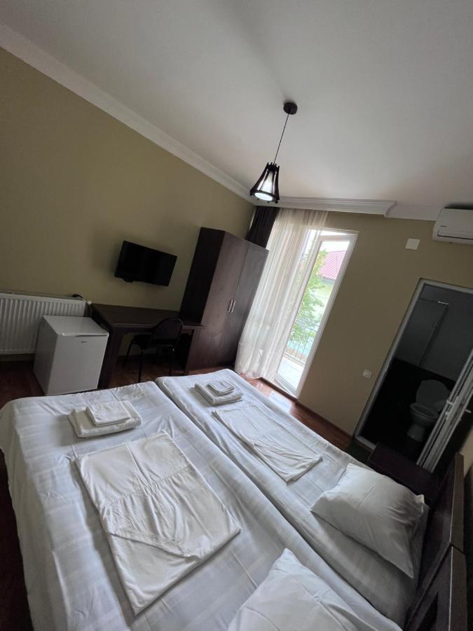 Guest House Madonna Kobuleti Kültér fotó
