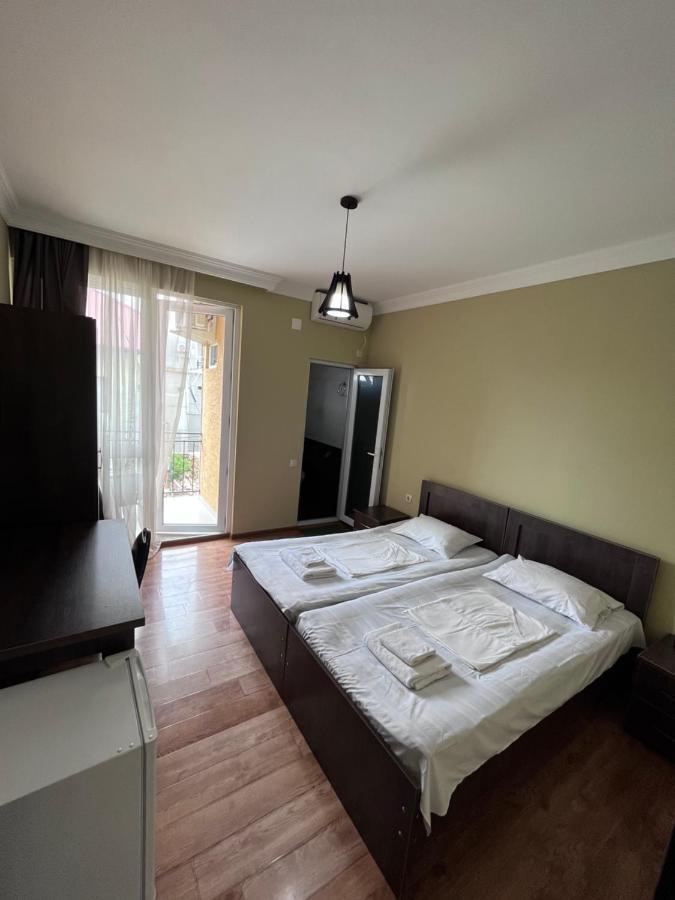 Guest House Madonna Kobuleti Kültér fotó