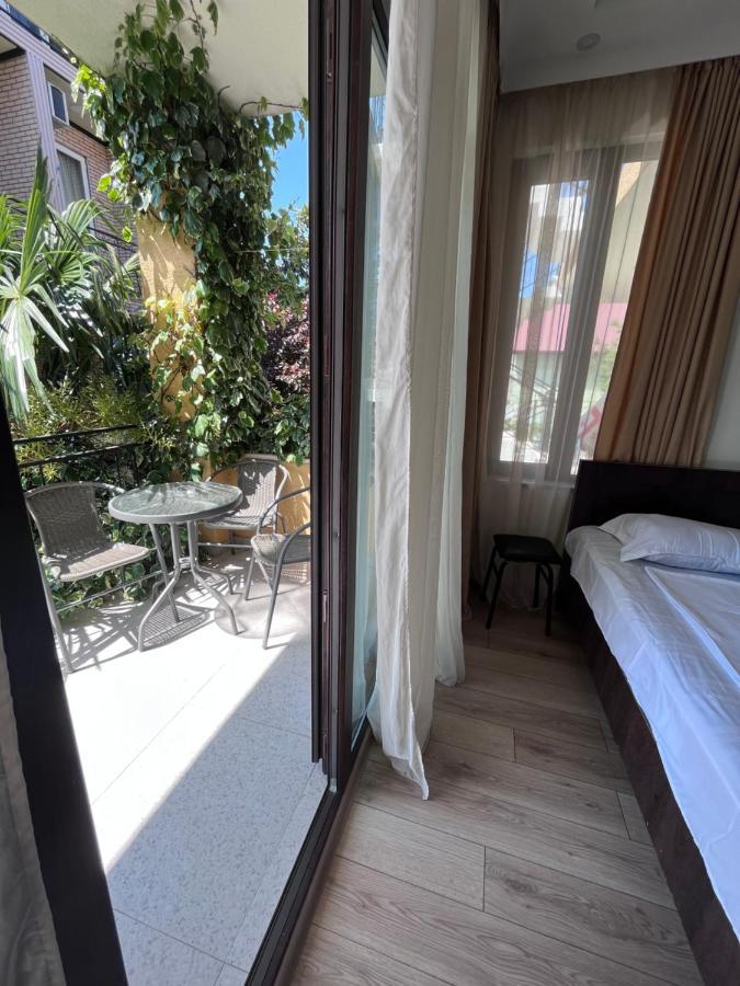 Guest House Madonna Kobuleti Kültér fotó