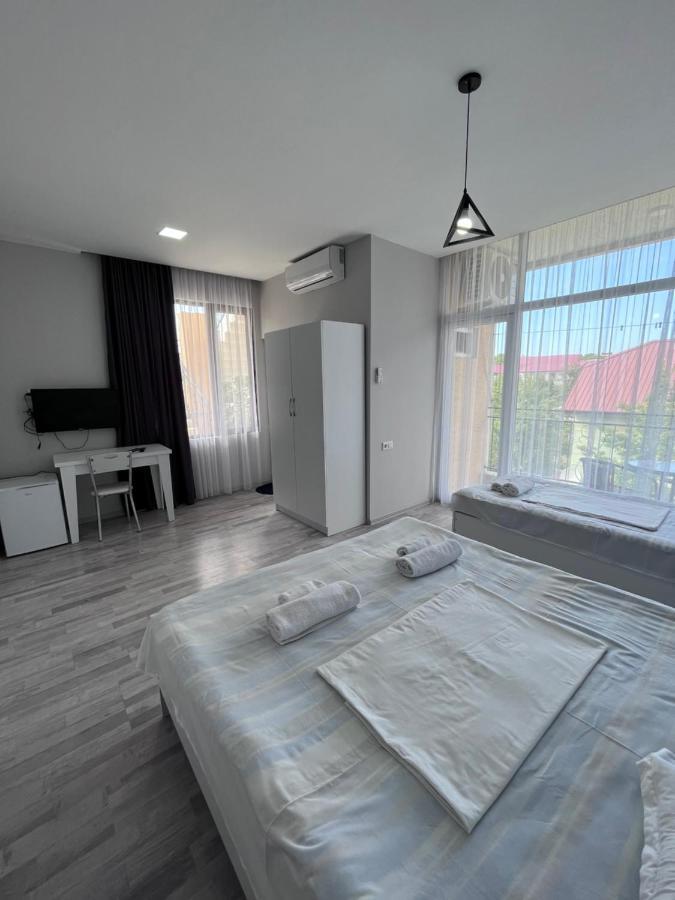 Guest House Madonna Kobuleti Kültér fotó