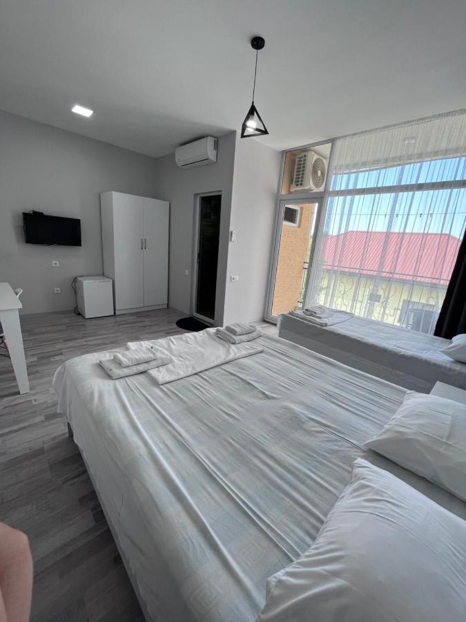Guest House Madonna Kobuleti Kültér fotó